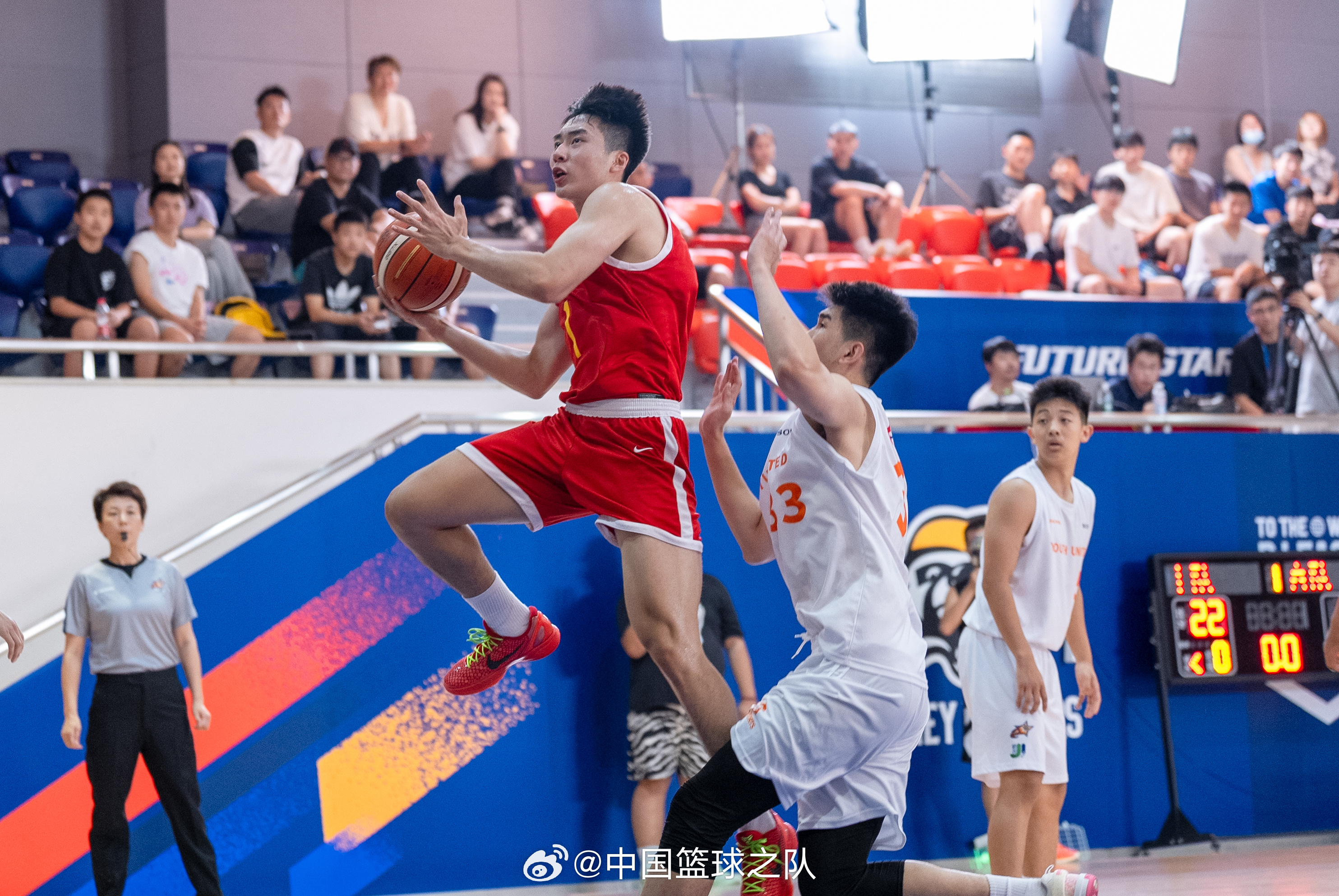 中国U18男篮直播在线观看，热血青春，激情篮球