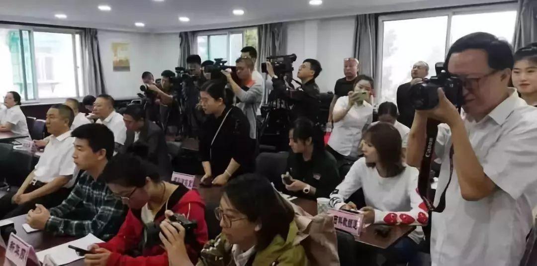 双色球模拟机选器与彩吧网的融合体验